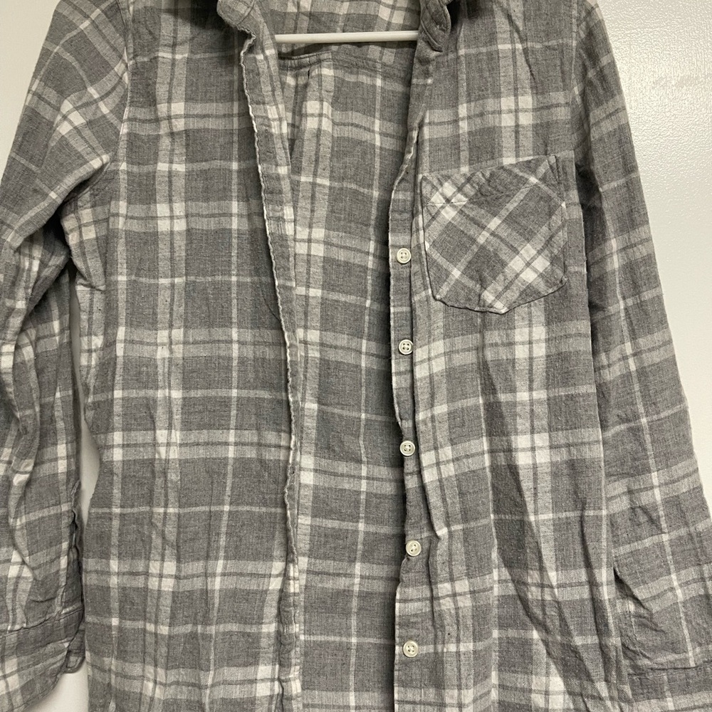 Old Navy Gray and White Women's Plaid Shirt